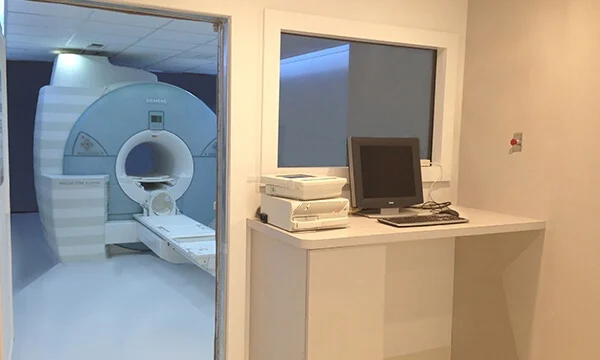Mobile MRI Rental Interior with Office 600 1